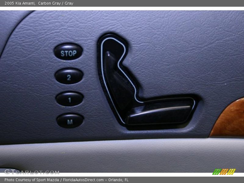 Carbon Gray / Gray 2005 Kia Amanti