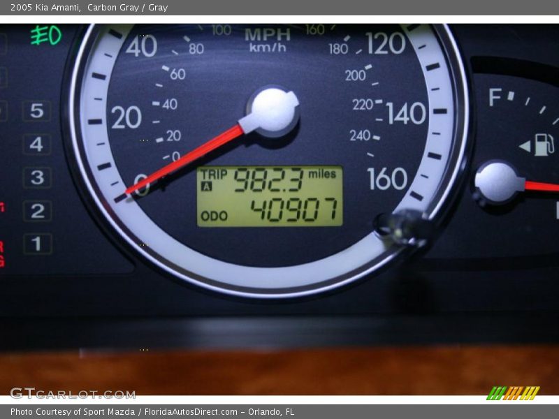 Carbon Gray / Gray 2005 Kia Amanti