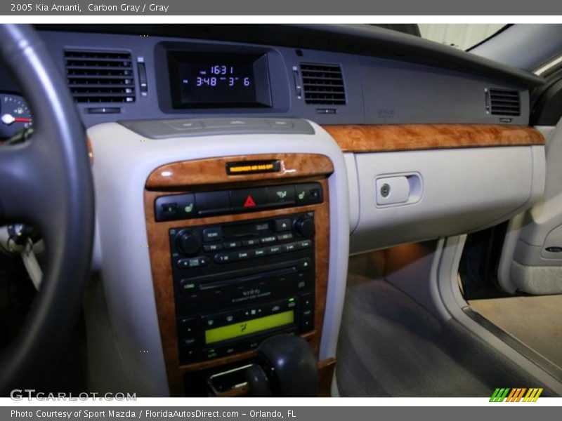 Carbon Gray / Gray 2005 Kia Amanti