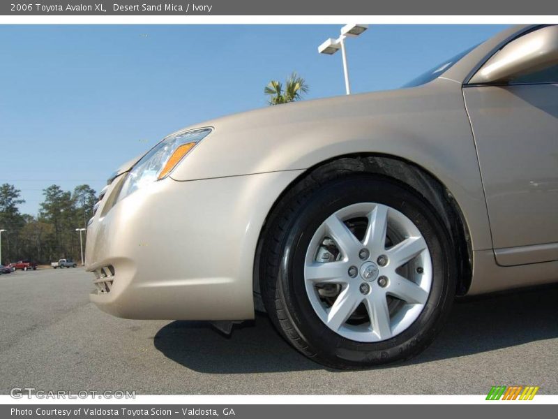 Desert Sand Mica / Ivory 2006 Toyota Avalon XL