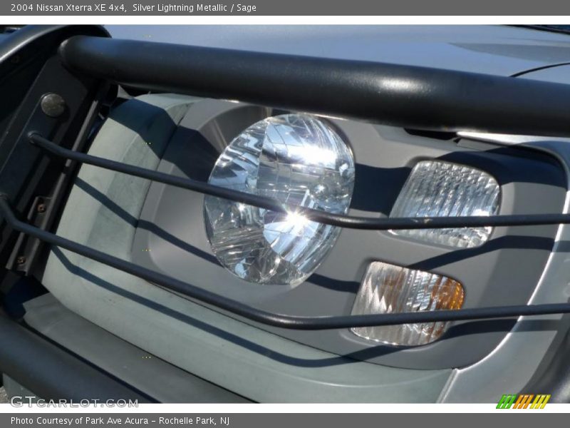 Silver Lightning Metallic / Sage 2004 Nissan Xterra XE 4x4