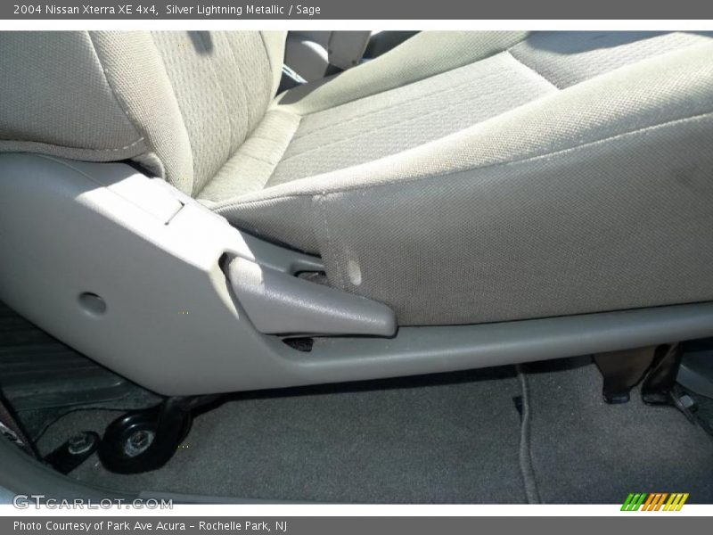 Silver Lightning Metallic / Sage 2004 Nissan Xterra XE 4x4
