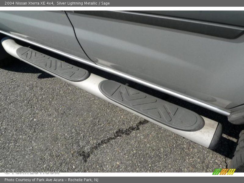 Silver Lightning Metallic / Sage 2004 Nissan Xterra XE 4x4