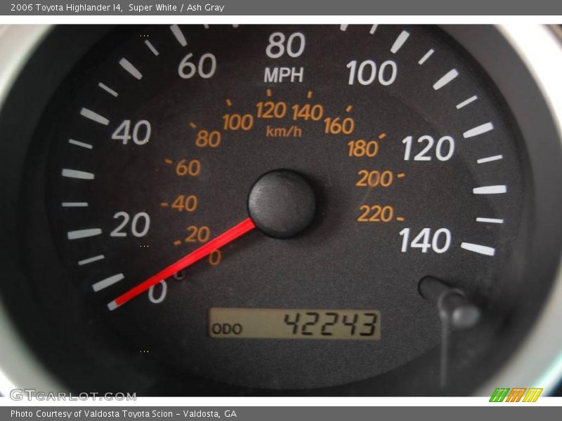 Super White / Ash Gray 2006 Toyota Highlander I4