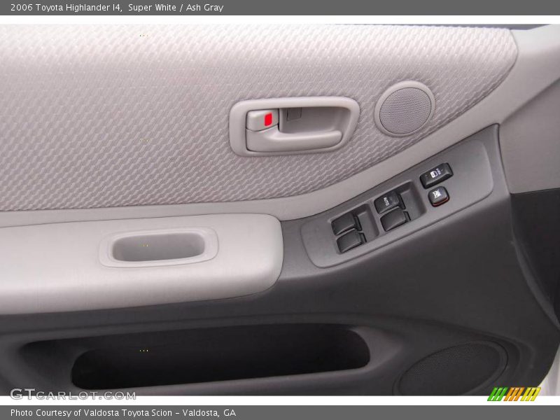Super White / Ash Gray 2006 Toyota Highlander I4