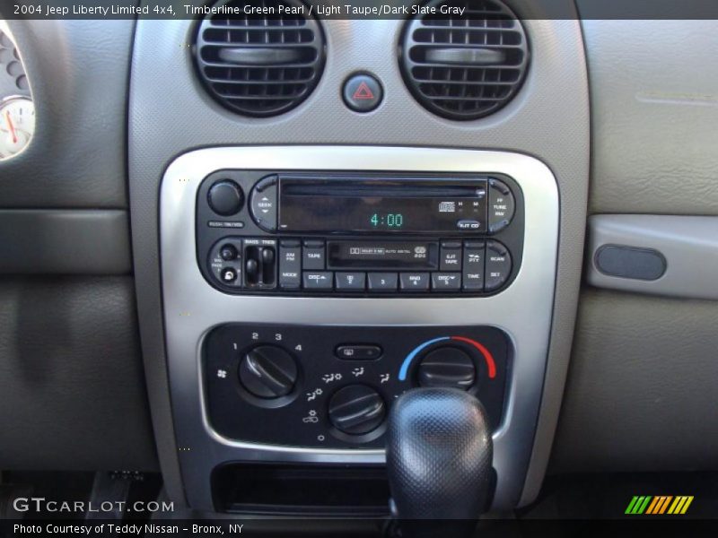 Timberline Green Pearl / Light Taupe/Dark Slate Gray 2004 Jeep Liberty Limited 4x4