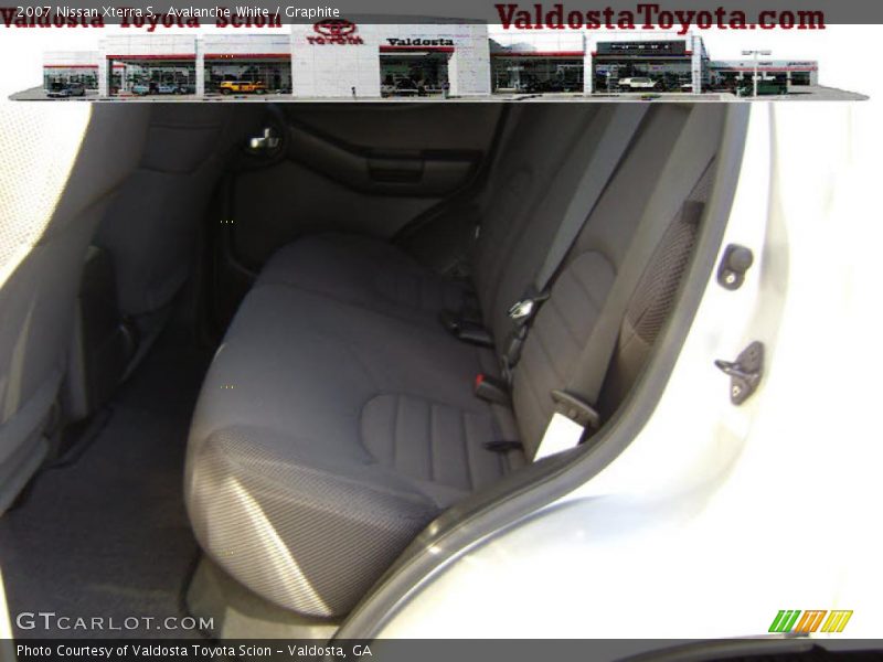 Avalanche White / Graphite 2007 Nissan Xterra S