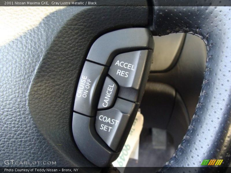 Gray Lustre Metallic / Black 2001 Nissan Maxima GXE