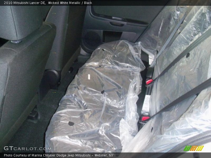 Wicked White Metallic / Black 2010 Mitsubishi Lancer DE