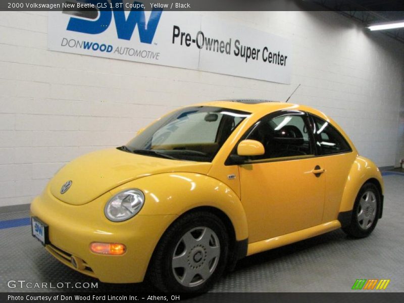 Yellow / Black 2000 Volkswagen New Beetle GLS 1.8T Coupe