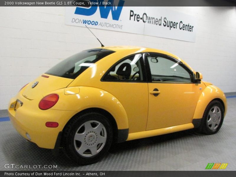 Yellow / Black 2000 Volkswagen New Beetle GLS 1.8T Coupe