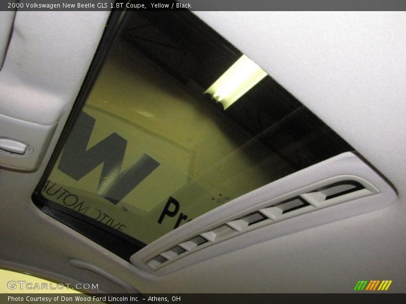 Yellow / Black 2000 Volkswagen New Beetle GLS 1.8T Coupe
