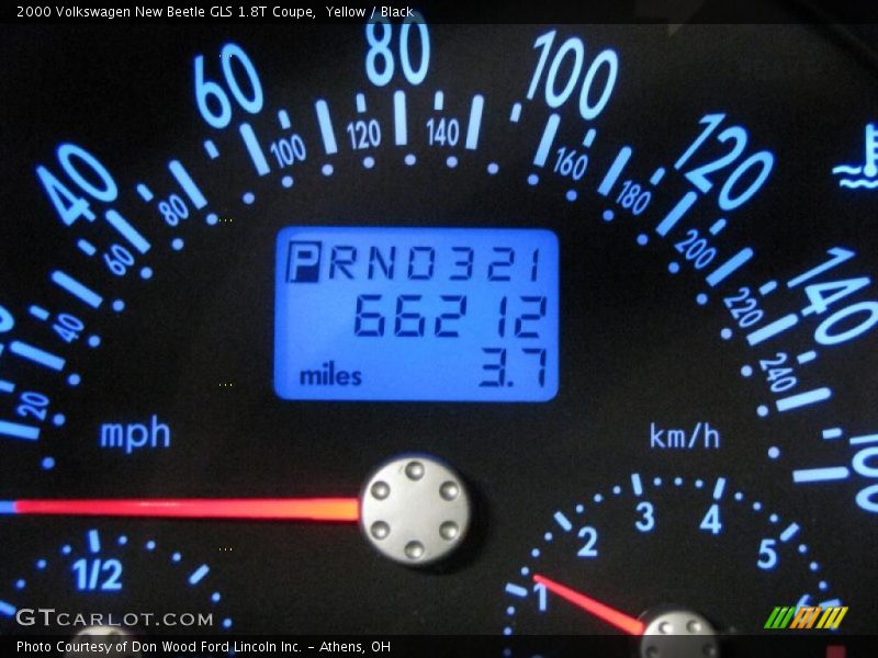 Yellow / Black 2000 Volkswagen New Beetle GLS 1.8T Coupe