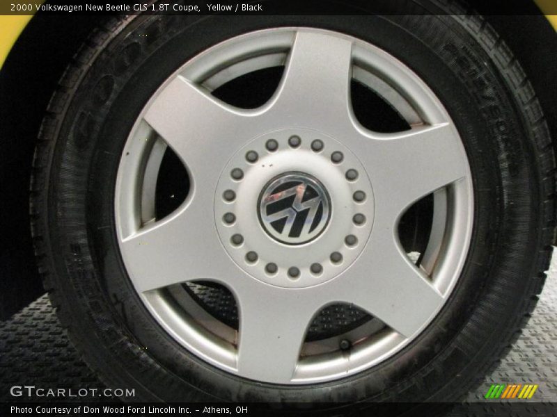 Yellow / Black 2000 Volkswagen New Beetle GLS 1.8T Coupe