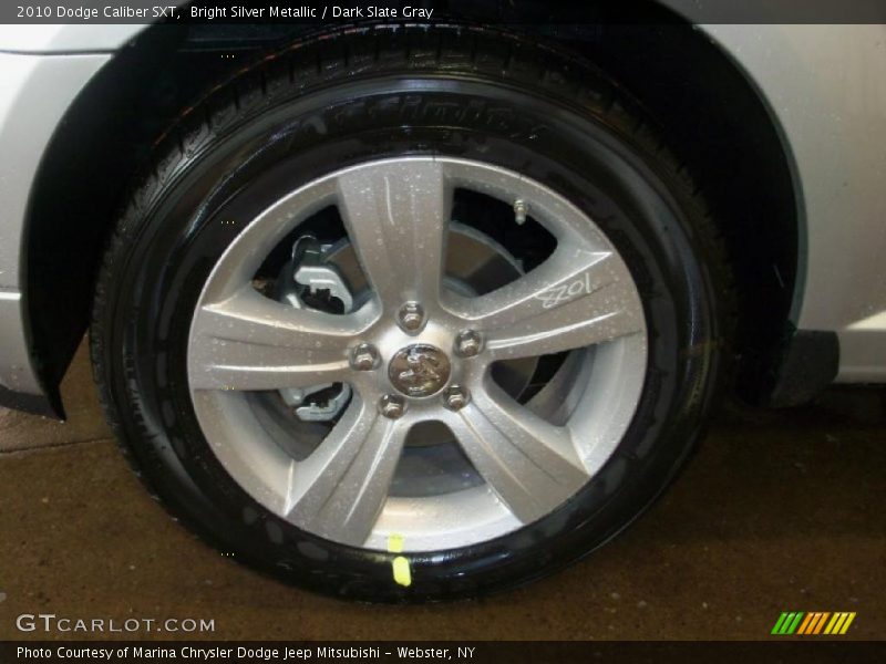 Bright Silver Metallic / Dark Slate Gray 2010 Dodge Caliber SXT