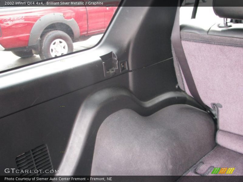 Brilliant Silver Metallic / Graphite 2002 Infiniti QX4 4x4