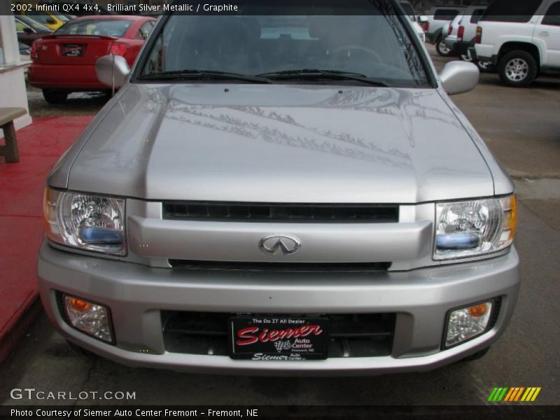 Brilliant Silver Metallic / Graphite 2002 Infiniti QX4 4x4