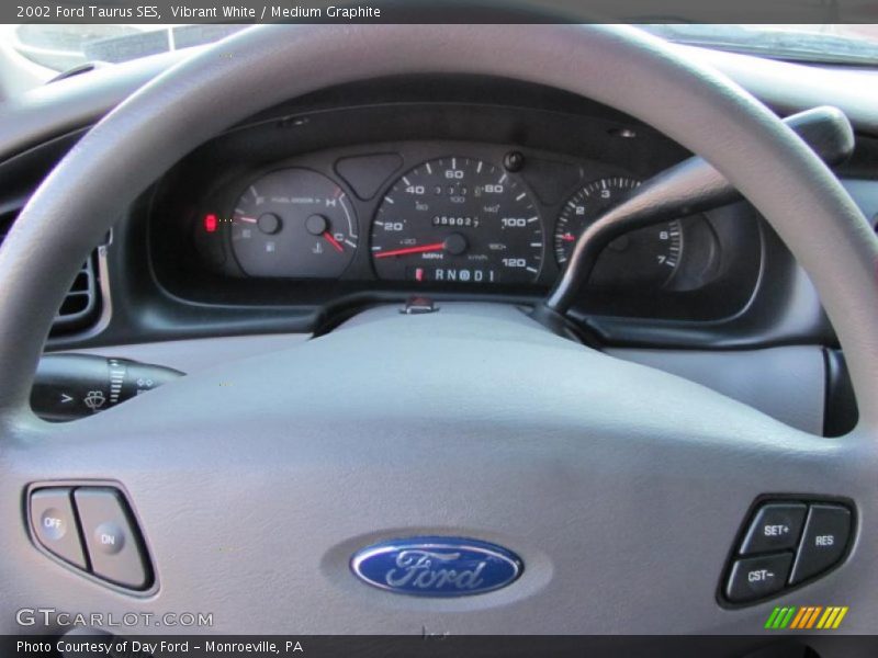 Vibrant White / Medium Graphite 2002 Ford Taurus SES