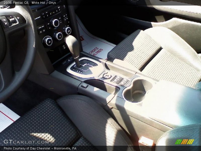White Hot / Onyx 2008 Pontiac G8