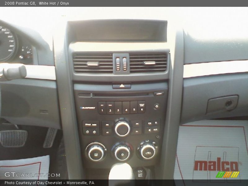 White Hot / Onyx 2008 Pontiac G8