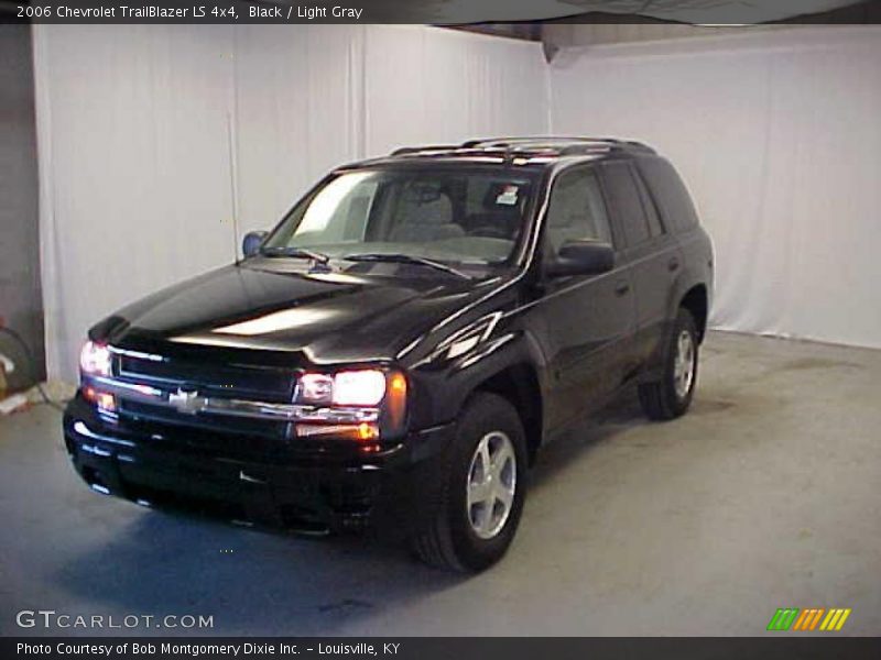 Black / Light Gray 2006 Chevrolet TrailBlazer LS 4x4