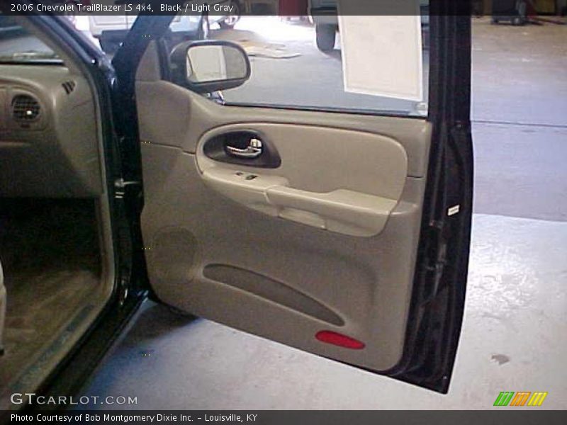 Black / Light Gray 2006 Chevrolet TrailBlazer LS 4x4