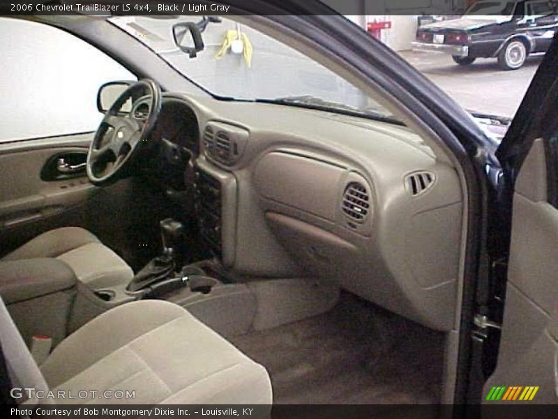 Black / Light Gray 2006 Chevrolet TrailBlazer LS 4x4