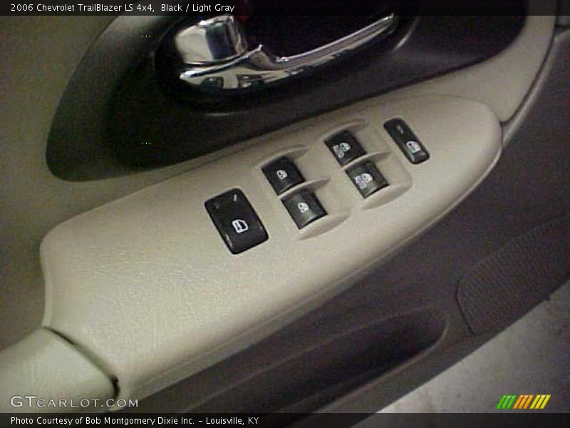 Black / Light Gray 2006 Chevrolet TrailBlazer LS 4x4