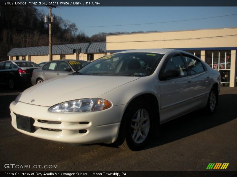 Stone White / Dark Slate Gray 2002 Dodge Intrepid SE