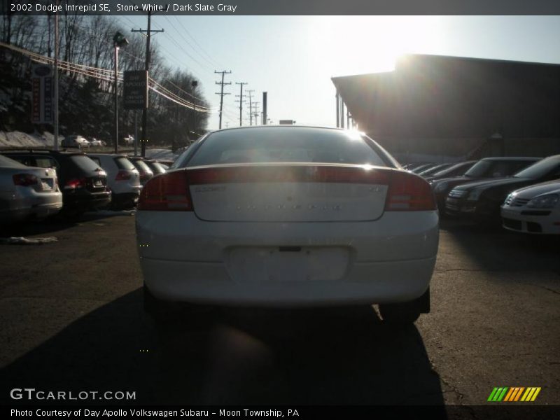 Stone White / Dark Slate Gray 2002 Dodge Intrepid SE