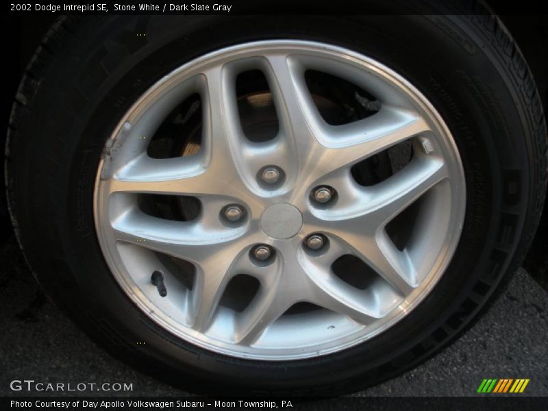 Stone White / Dark Slate Gray 2002 Dodge Intrepid SE