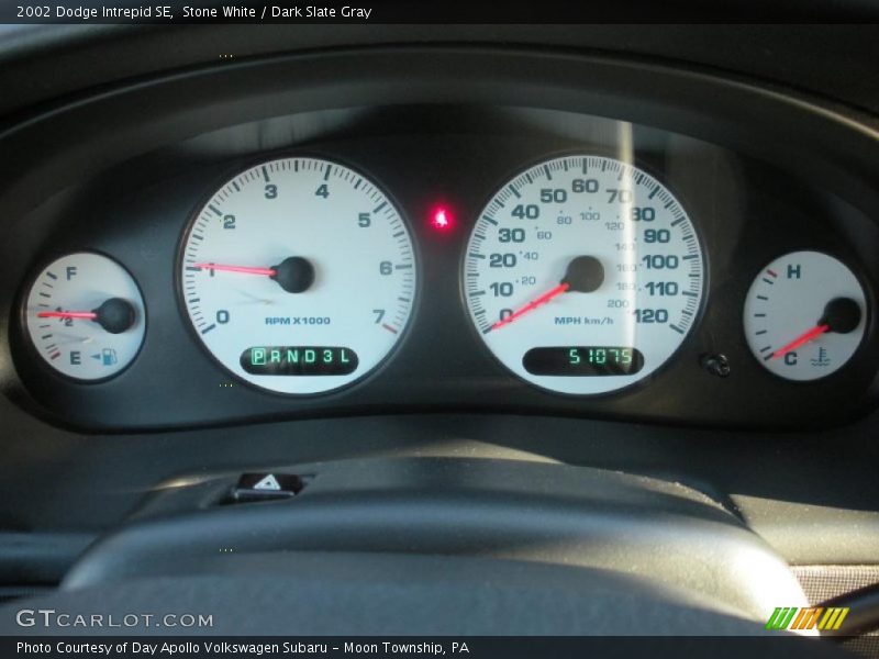 Stone White / Dark Slate Gray 2002 Dodge Intrepid SE