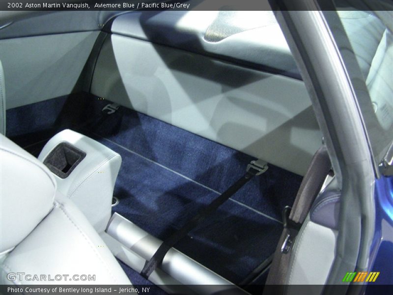 Aviemore Blue / Pacific Blue/Grey 2002 Aston Martin Vanquish