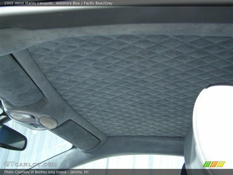 Aviemore Blue / Pacific Blue/Grey 2002 Aston Martin Vanquish