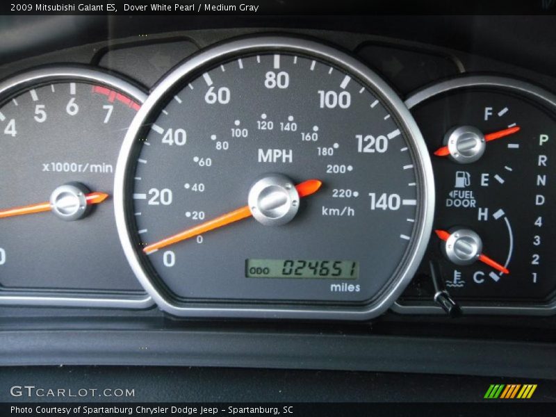Dover White Pearl / Medium Gray 2009 Mitsubishi Galant ES