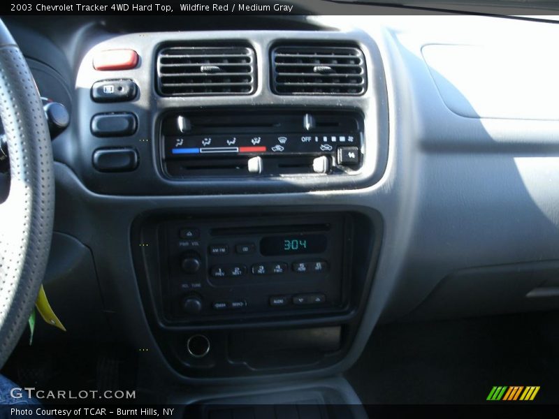 Wildfire Red / Medium Gray 2003 Chevrolet Tracker 4WD Hard Top