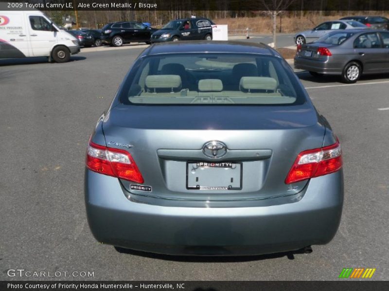 Aloe Green Metallic / Bisque 2009 Toyota Camry LE