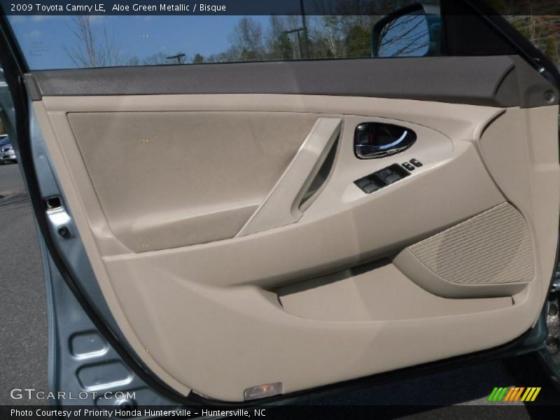 Aloe Green Metallic / Bisque 2009 Toyota Camry LE