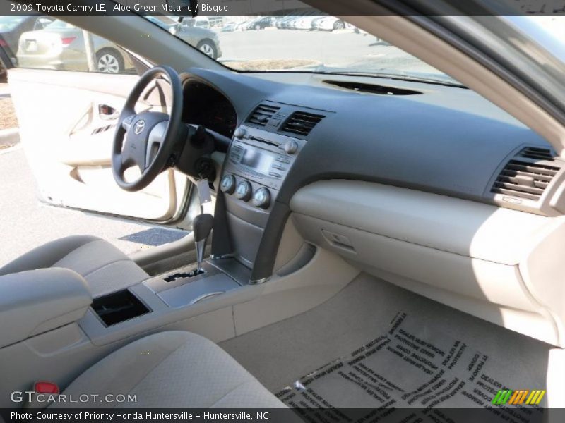 Aloe Green Metallic / Bisque 2009 Toyota Camry LE