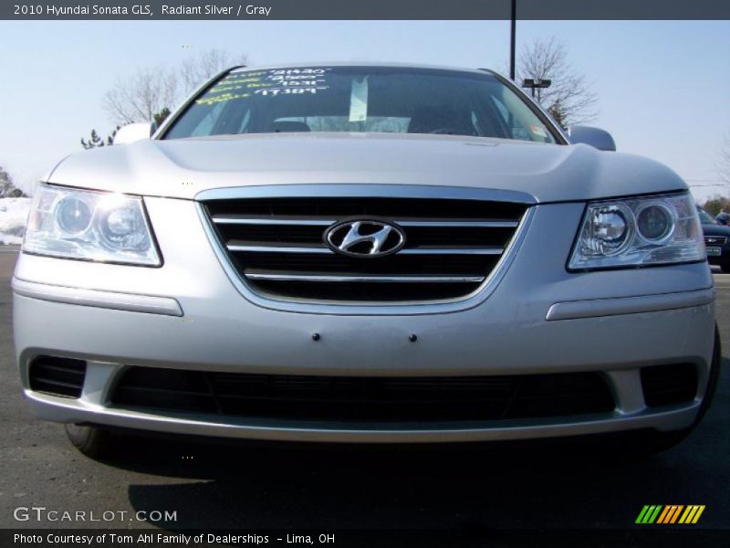 Radiant Silver / Gray 2010 Hyundai Sonata GLS