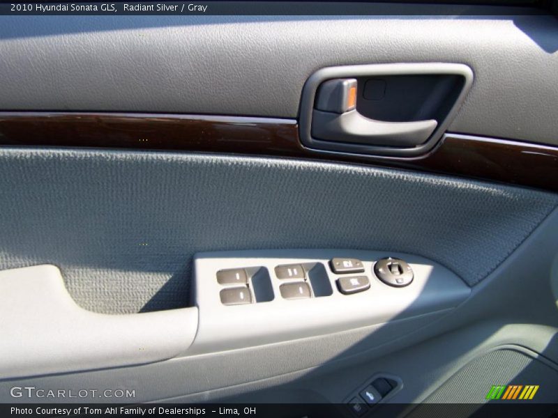 Radiant Silver / Gray 2010 Hyundai Sonata GLS