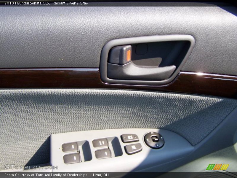 Radiant Silver / Gray 2010 Hyundai Sonata GLS
