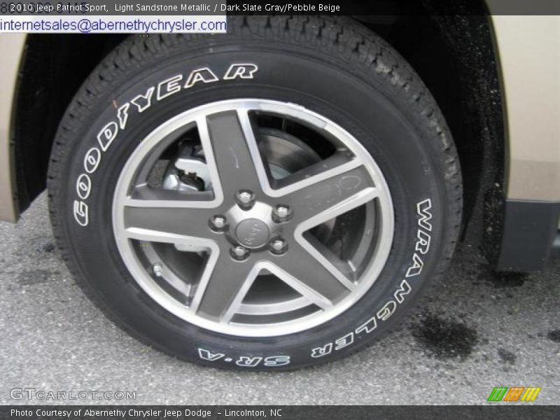 Light Sandstone Metallic / Dark Slate Gray/Pebble Beige 2010 Jeep Patriot Sport