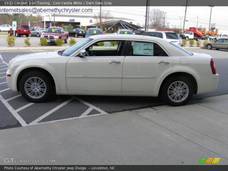 Cool Vanilla White / Dark Slate Gray 2010 Chrysler 300 Touring