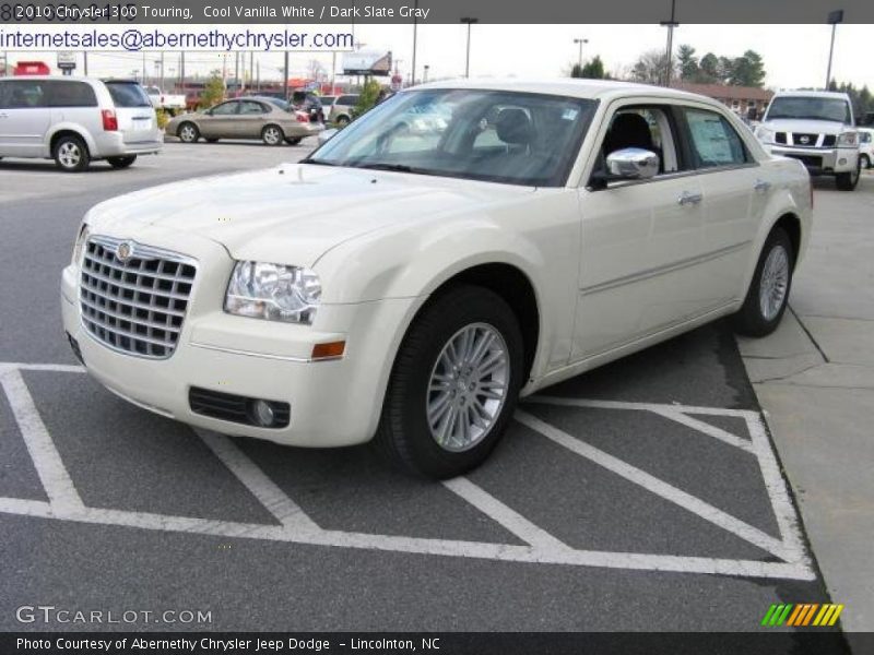 Cool Vanilla White / Dark Slate Gray 2010 Chrysler 300 Touring