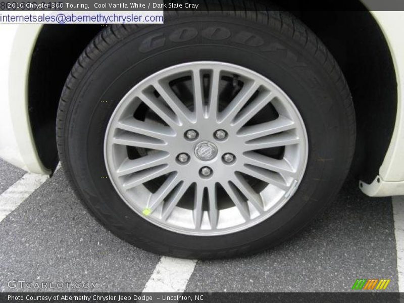 Cool Vanilla White / Dark Slate Gray 2010 Chrysler 300 Touring