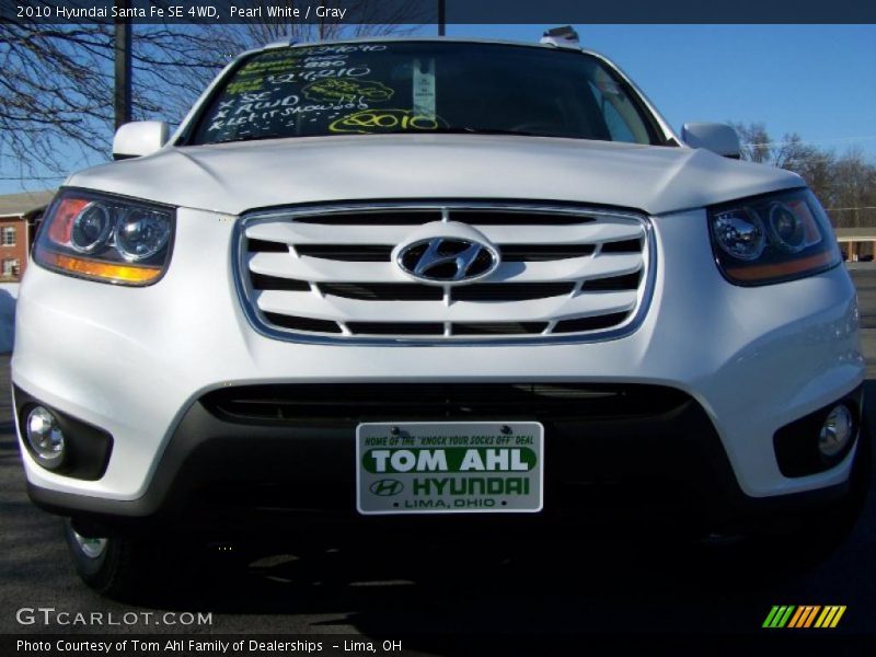 Pearl White / Gray 2010 Hyundai Santa Fe SE 4WD