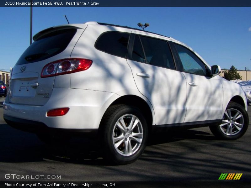 Pearl White / Gray 2010 Hyundai Santa Fe SE 4WD