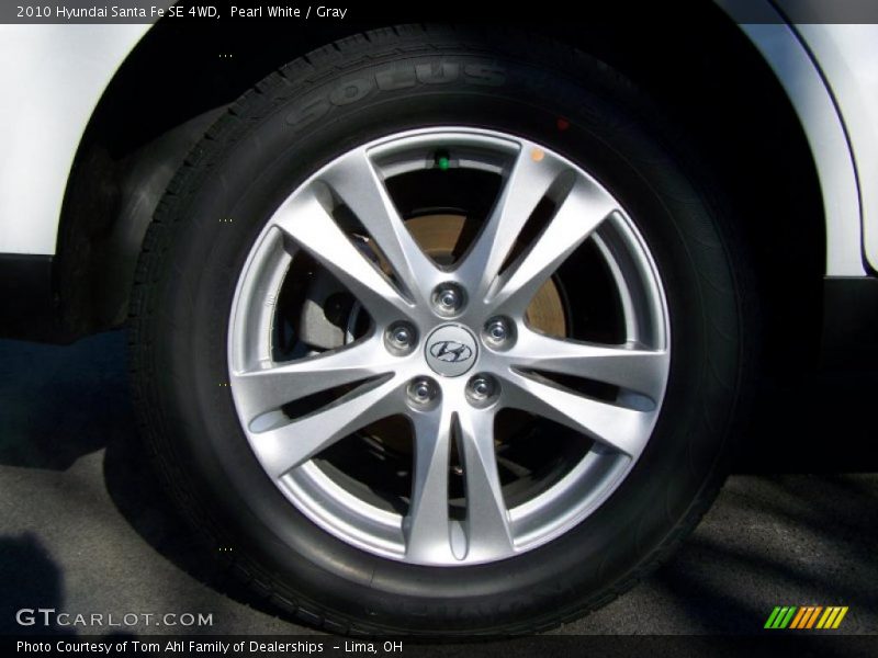 Pearl White / Gray 2010 Hyundai Santa Fe SE 4WD
