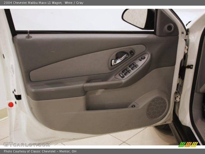 White / Gray 2004 Chevrolet Malibu Maxx LS Wagon